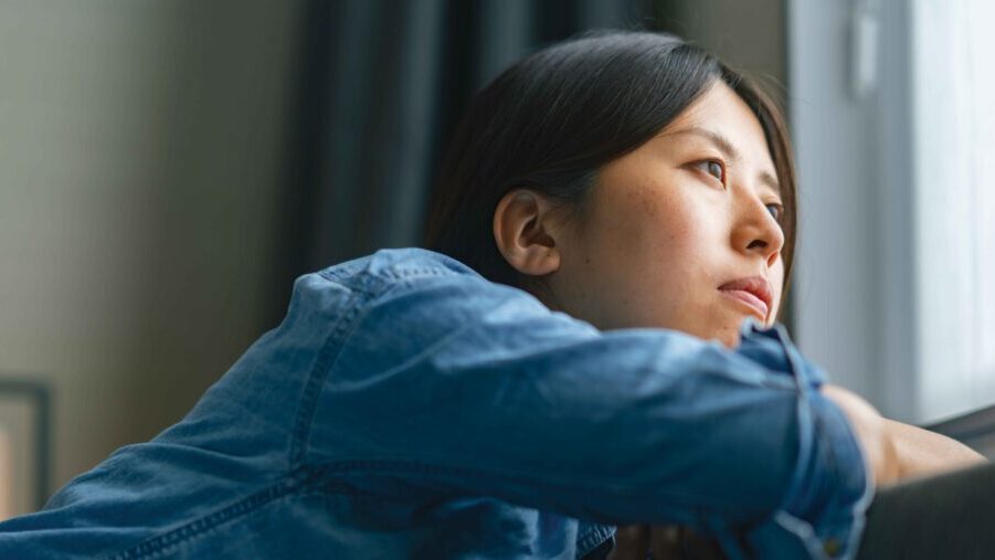 A new report from the Institute for Canadian Citizenship (ICC), The Leaky Bucket, finds that growing numbers of immigrants to Canada are deciding to leave rather than stay.